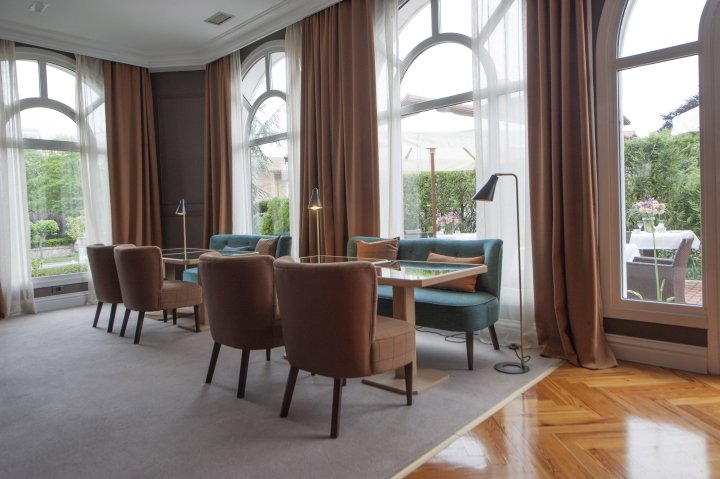 Villa Soro Hotel by Espacio en Blanco Estudio，圣塞巴斯坦 – 西班牙