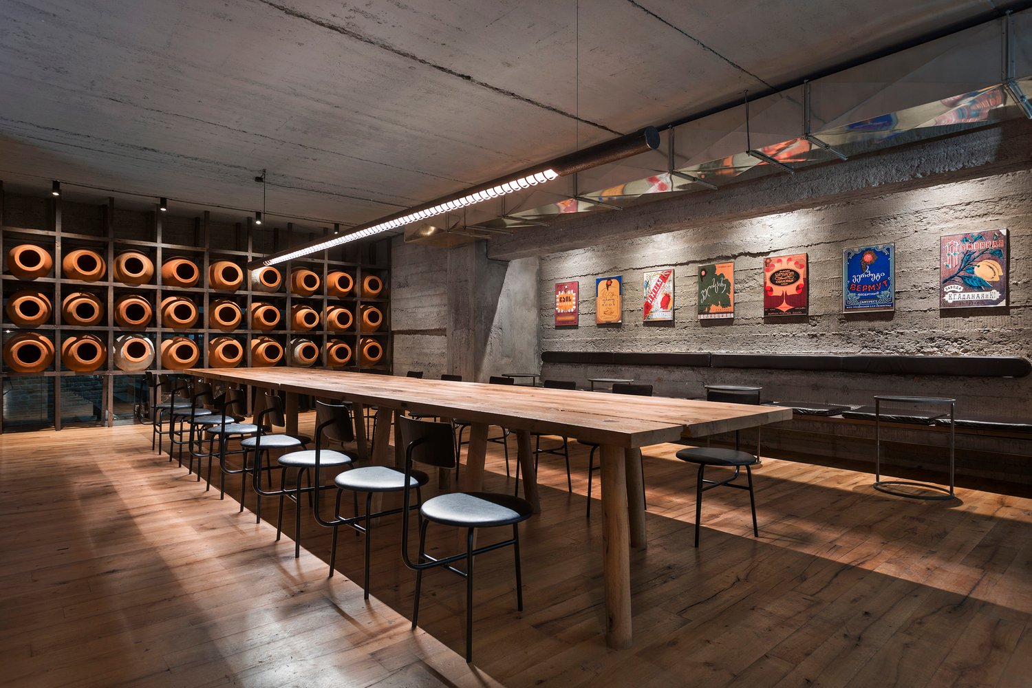 Vineria 酒窖由 NS Studio 设计