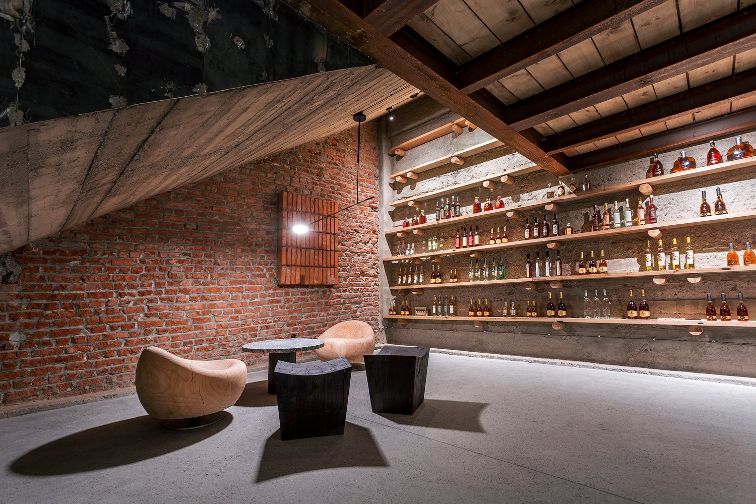 Vineria 酒窖由 NS Studio 设计