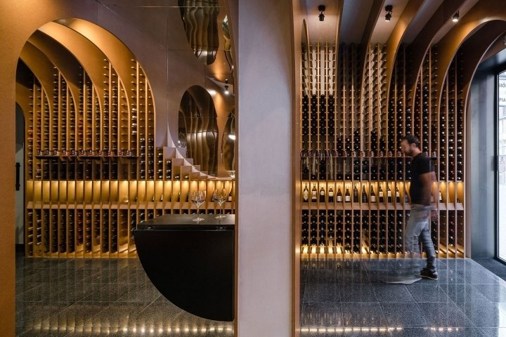 Vinoteca 葡萄酒商店，由 Zooco Estudio 设计，巴利亚多利德 – 西班牙