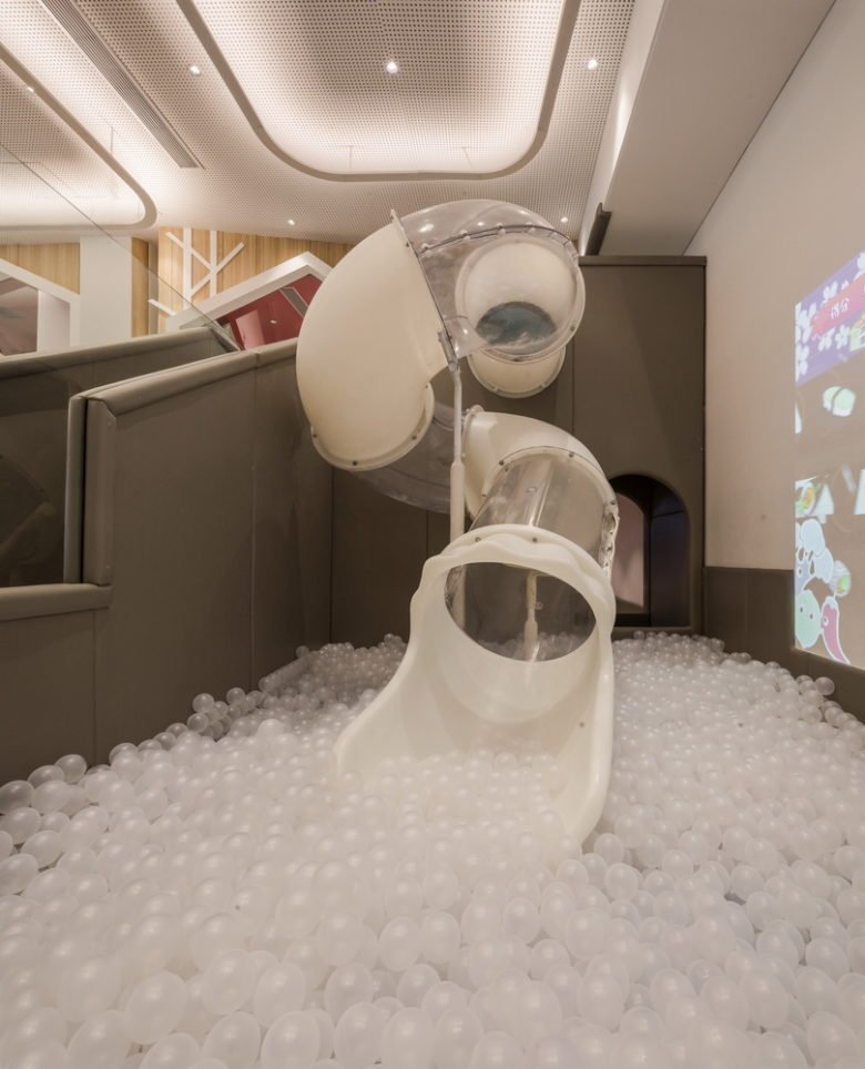 Vitaland 儿童餐厅由 Golucci Interior Architects 设计