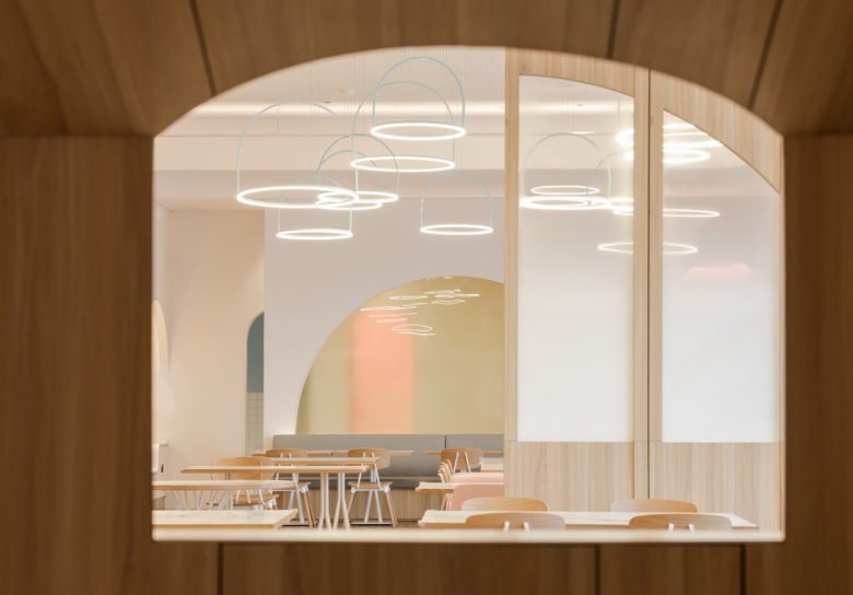 Vitaland 儿童餐厅由 Golucci Interior Architects 设计