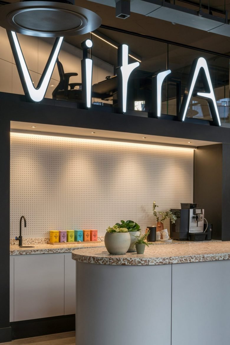 TP Bennett 的 VitrA 旗舰展厅