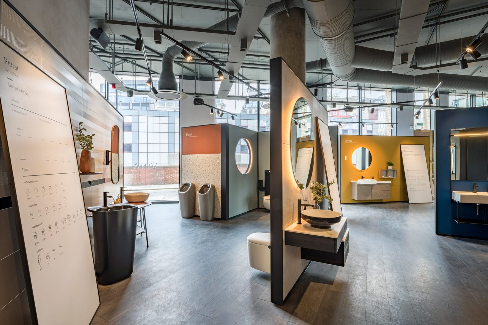 TP Bennett 的 VitrA 旗舰展厅