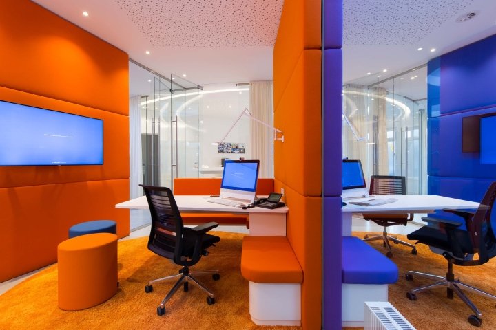 霍恩林堡人民银行 (Volksbank Hohenlimburg)，由 Kitzig Interior Design 设计，霍恩林堡 – 德国