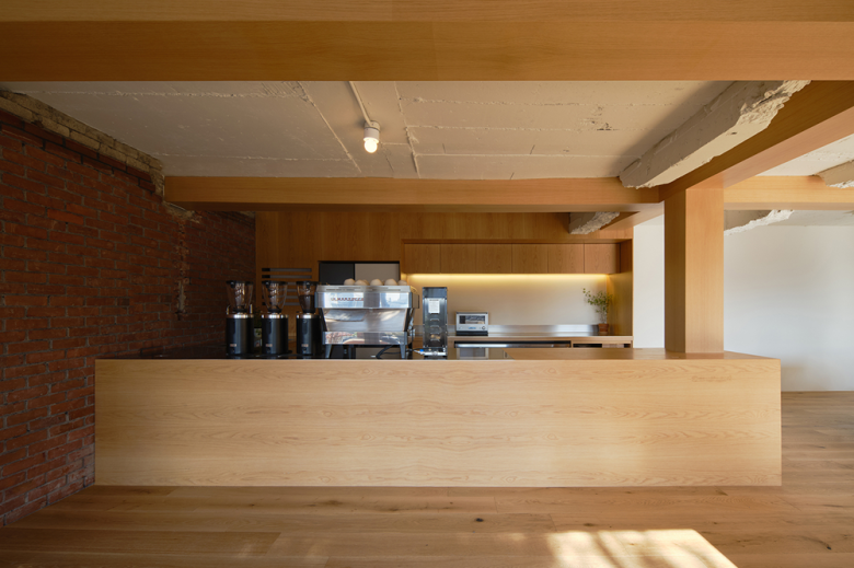 由夏尔巴人设计的 Vonzrr 咖啡馆