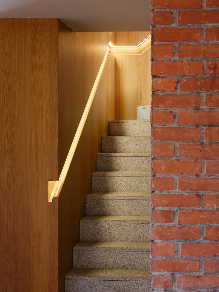 由夏尔巴人设计的 Vonzrr 咖啡馆