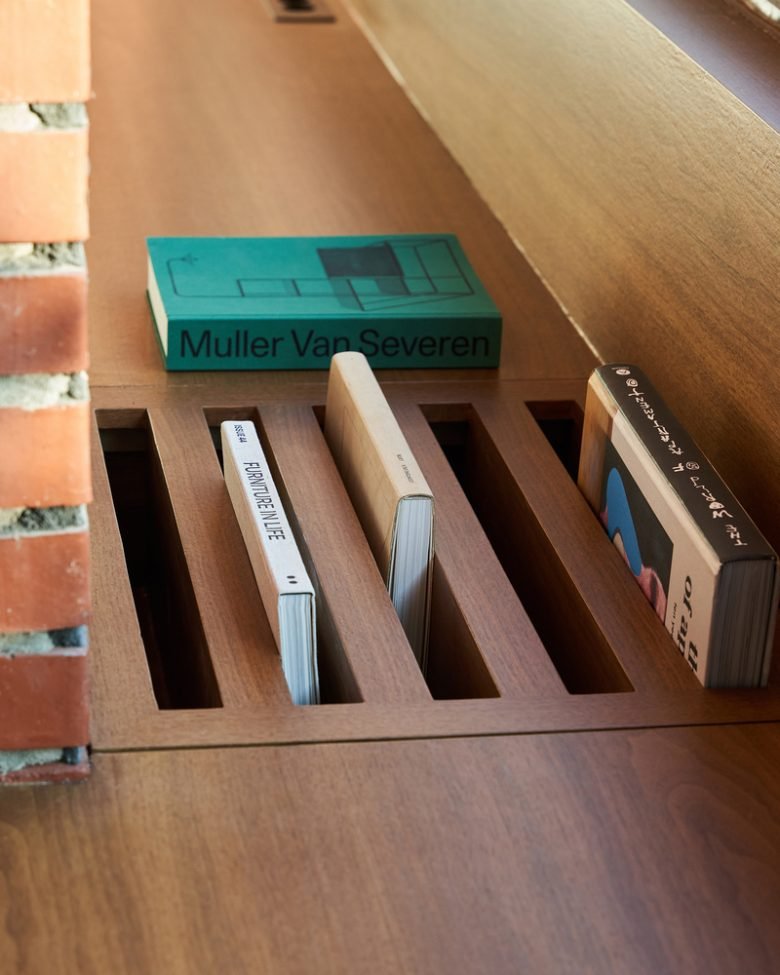 由夏尔巴人设计的 Vonzrr 咖啡馆