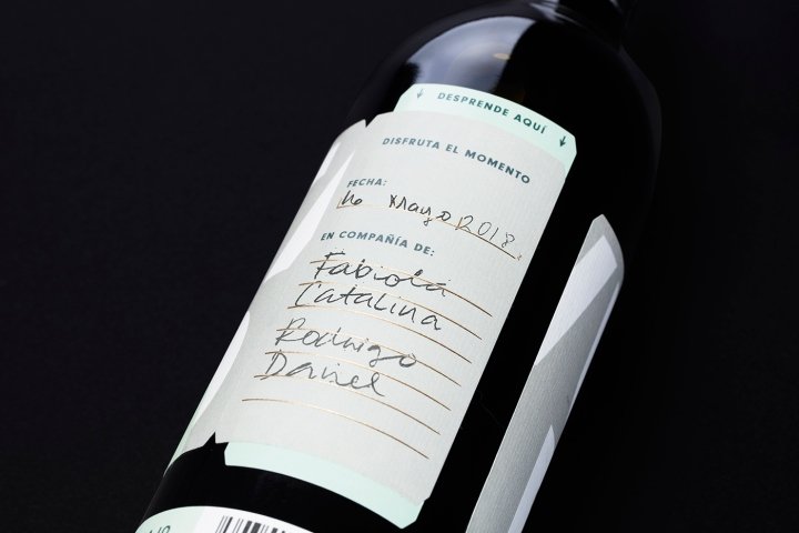 Futura 的 Vueltabajo 葡萄酒标签