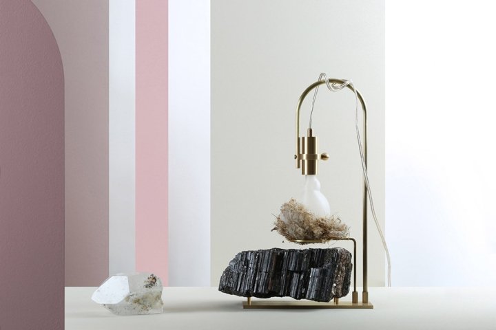 Richard Yasmine 设计的叫醒服务台灯