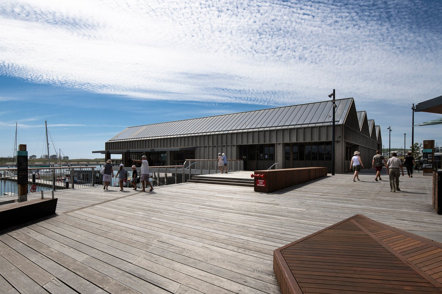 H&E Architects 的海滨酒馆