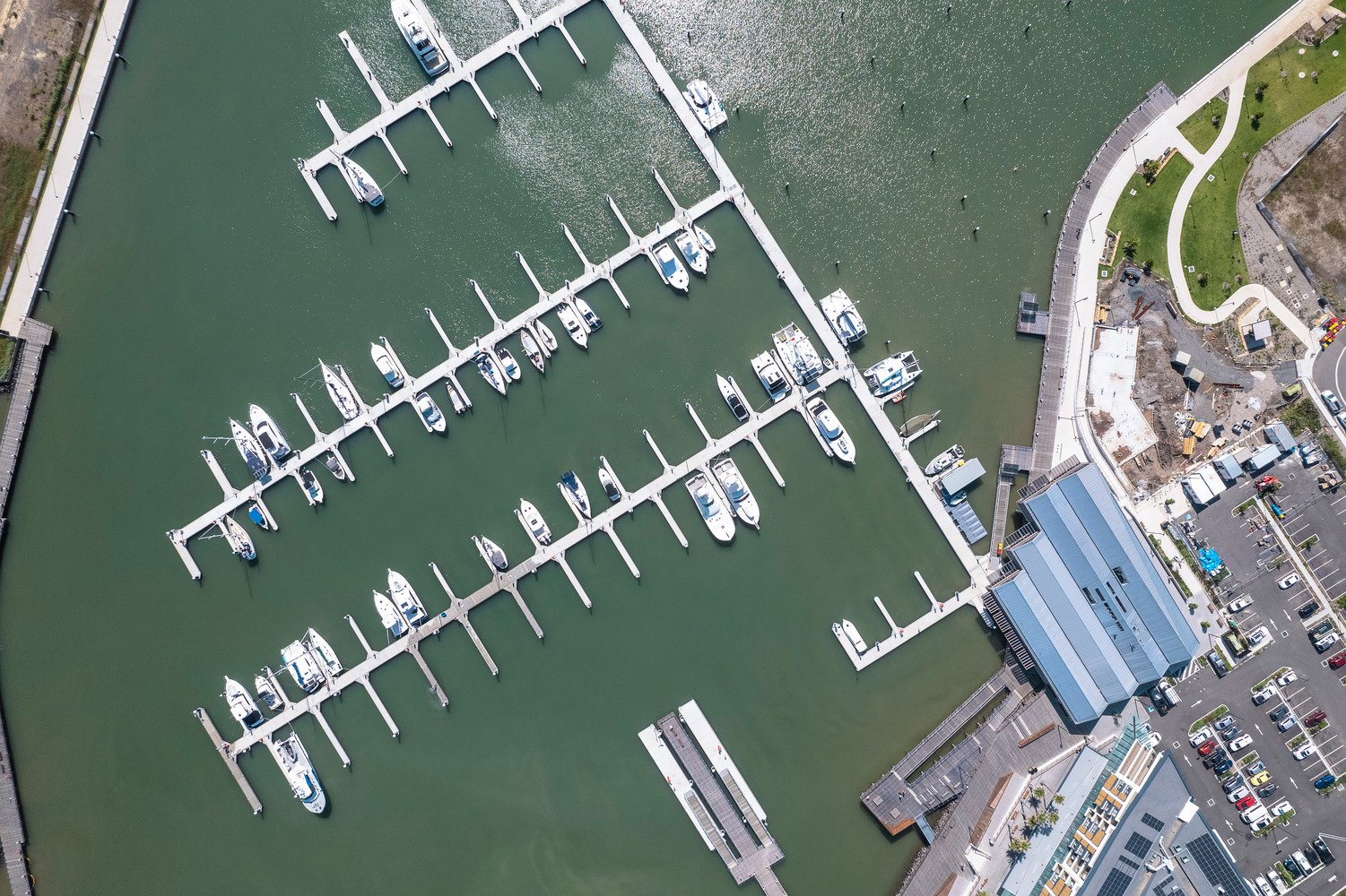 H&E Architects 的海滨酒馆