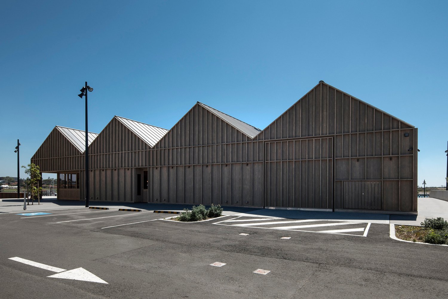 H&E Architects 的海滨酒馆