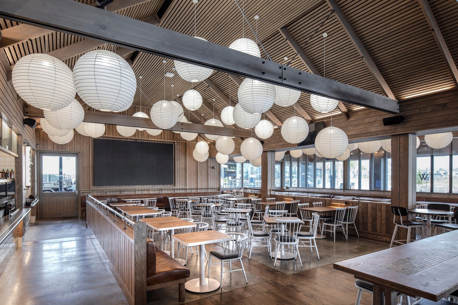 H&E Architects 的海滨酒馆