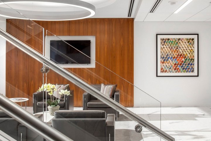 Watt Tieder Hoffar & Fitzgerald LLP 办公室，由 IA Interior Architects 设计，弗吉尼亚州麦克莱恩