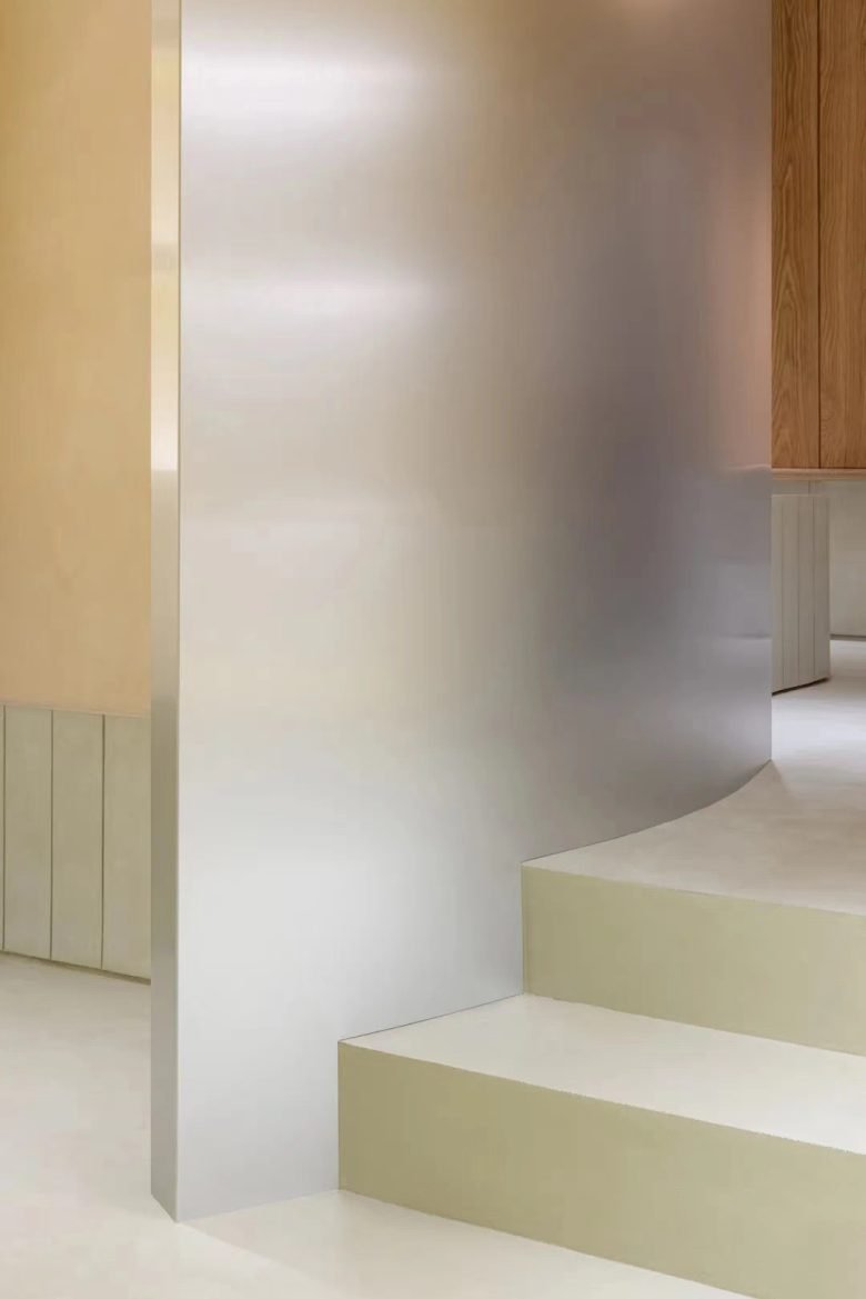 ILO Living Showroom，由赫尔辛基 Yatofu Creatives 设计