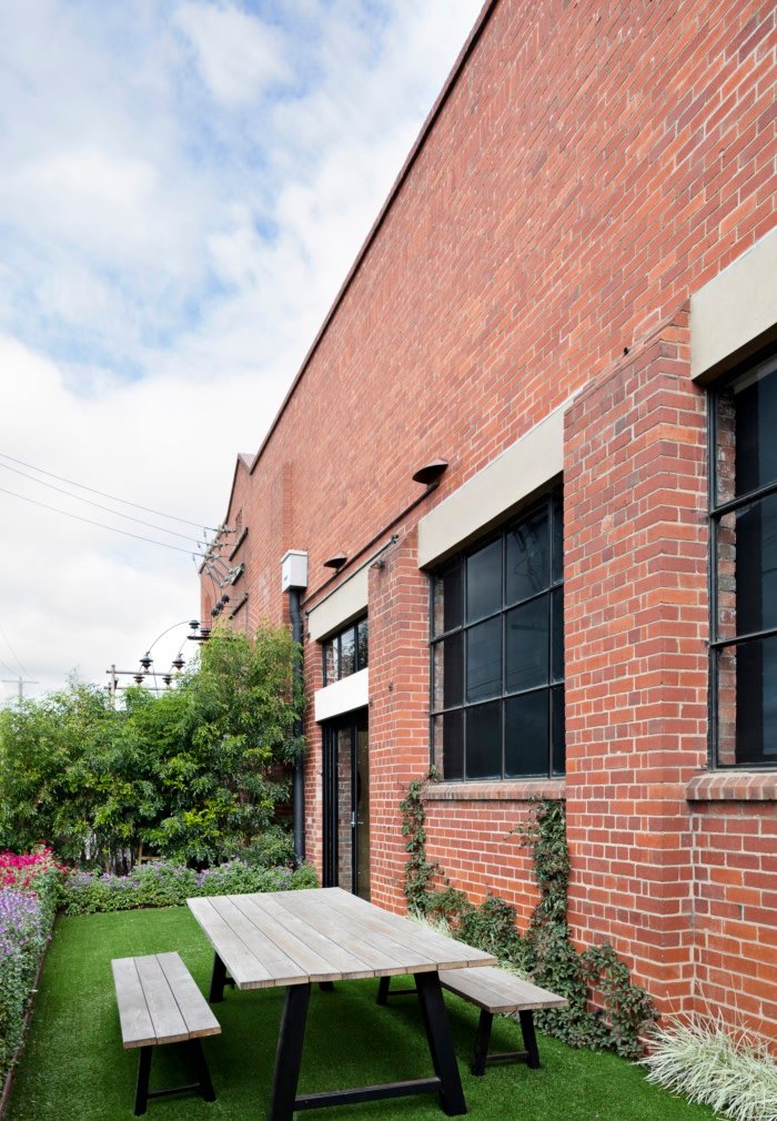 西卡尔和哈维办公室由 STUDIOINT 设计