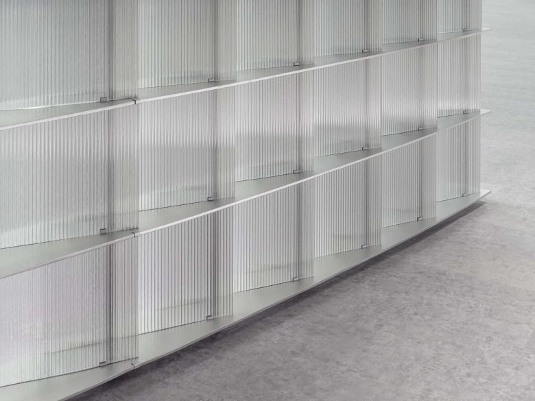 HCCH Studio 的轻型办公室的缠绕框架