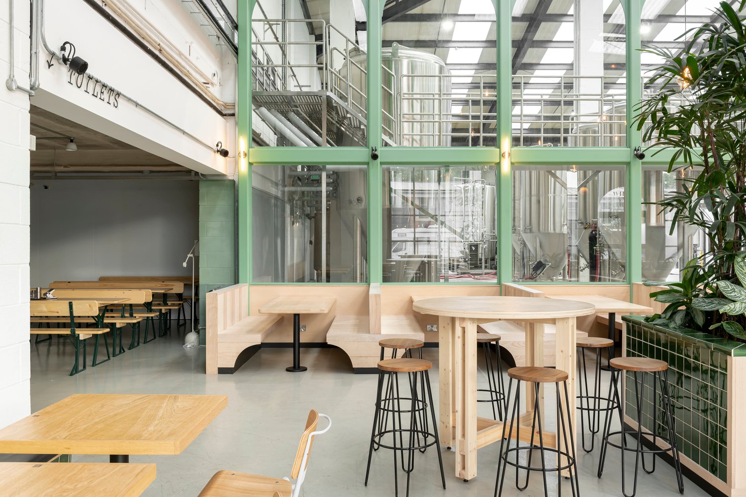 Studio B 设计的 Wiper 和 True Taproom & Brewery