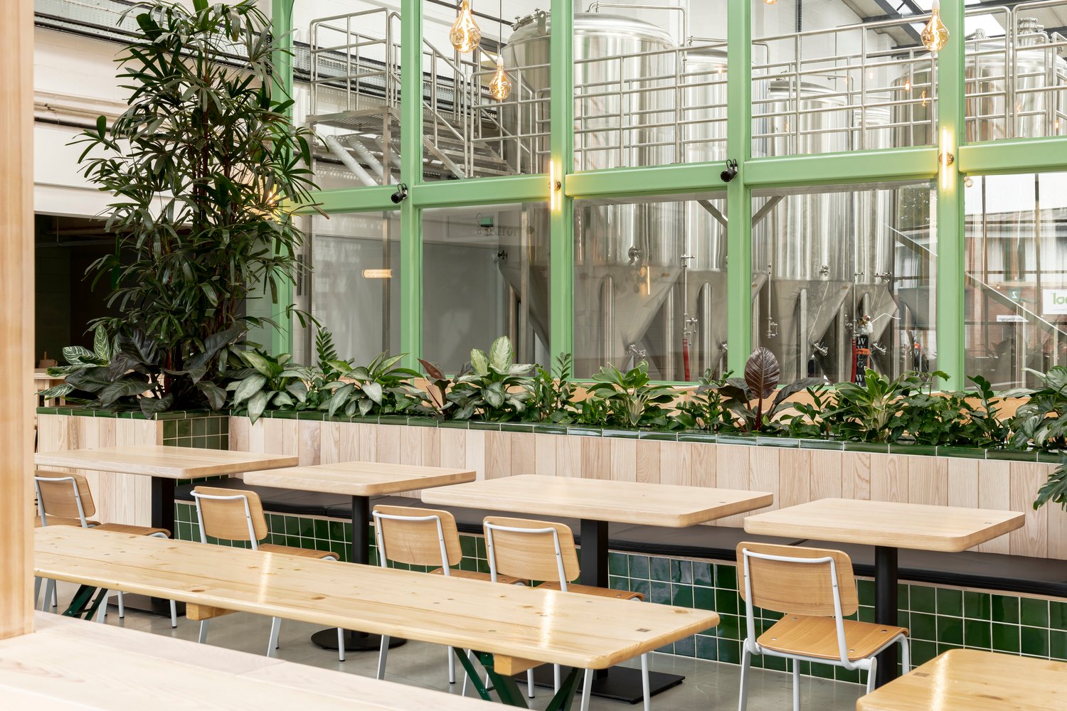 Studio B 设计的 Wiper 和 True Taproom & Brewery