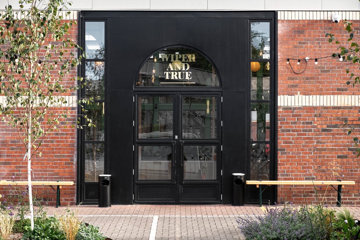 Studio B 设计的 Wiper 和 True Taproom & Brewery