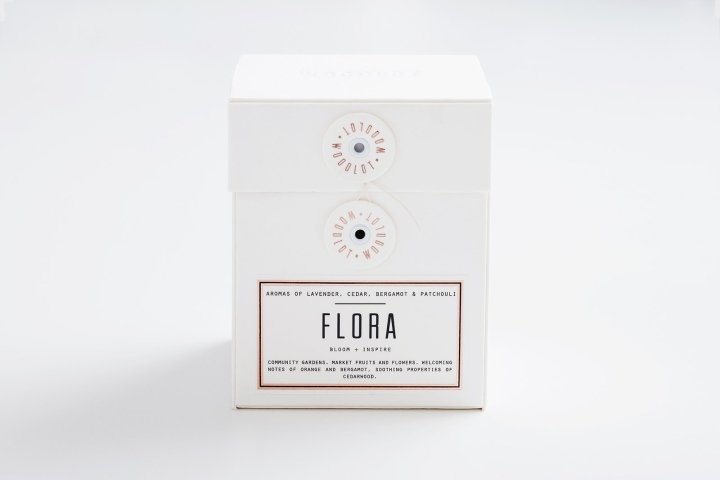 Woodlot 蜡烛通过算术包装 Woodlot 蜡烛通过算术包装