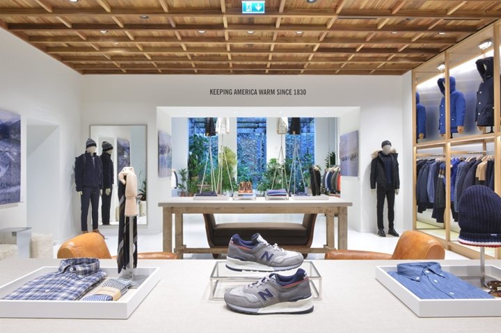 Woolrich 商店,由 Andrea Cané 和 Wonderwall 设计,意大利米兰 Woolrich 商店,由 Andrea Cané 和 Wonderwall 设计,意大利米兰