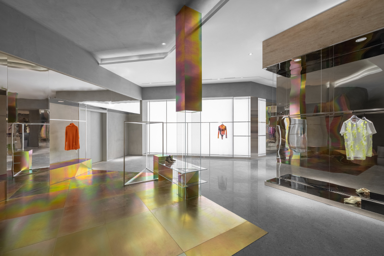 集艺空间设计的 XSELECT 商店