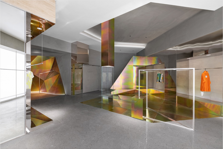 集艺空间设计的 XSELECT 商店