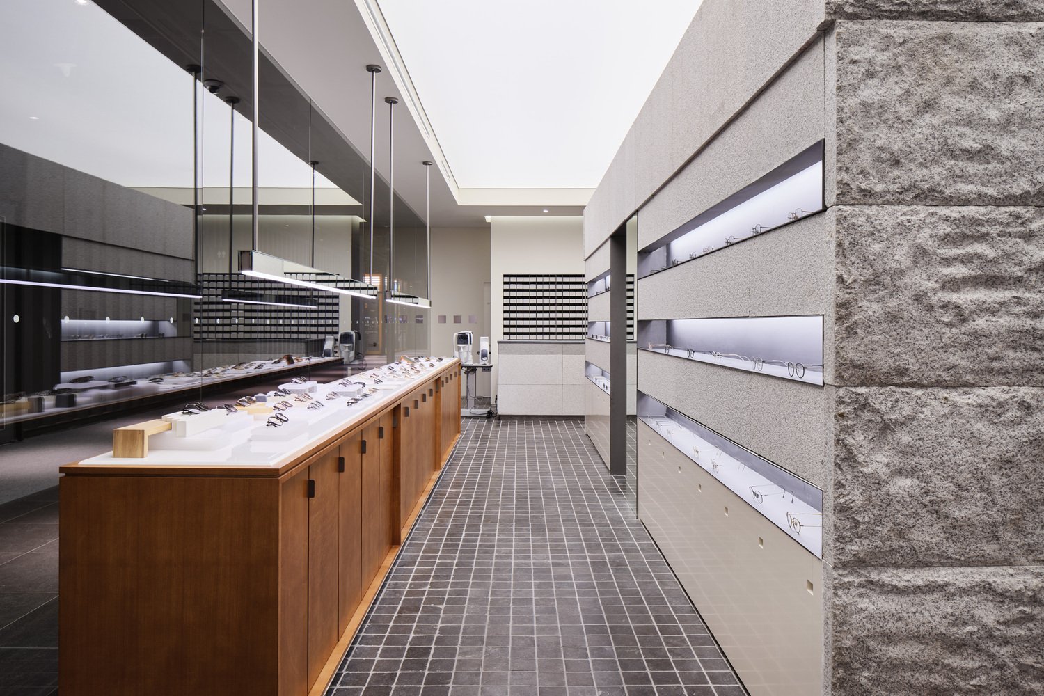 YUN 板桥店 by Seog Be Seog