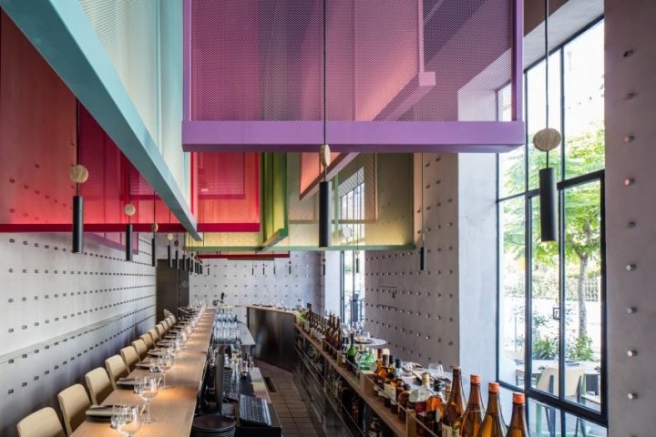 Ya Pan 小酒馆由 Pitsou Kedem 和 Baranowitz & Goldberg Architects 设计，以色列特拉维夫