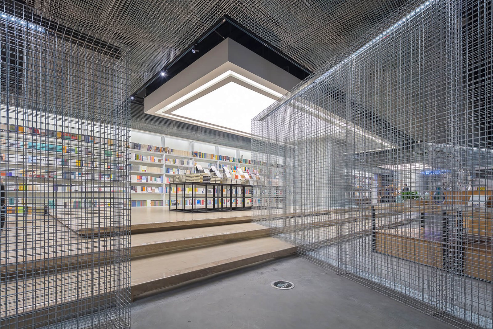 Kyle Chan & Associates 设计的“言几又”旗舰店