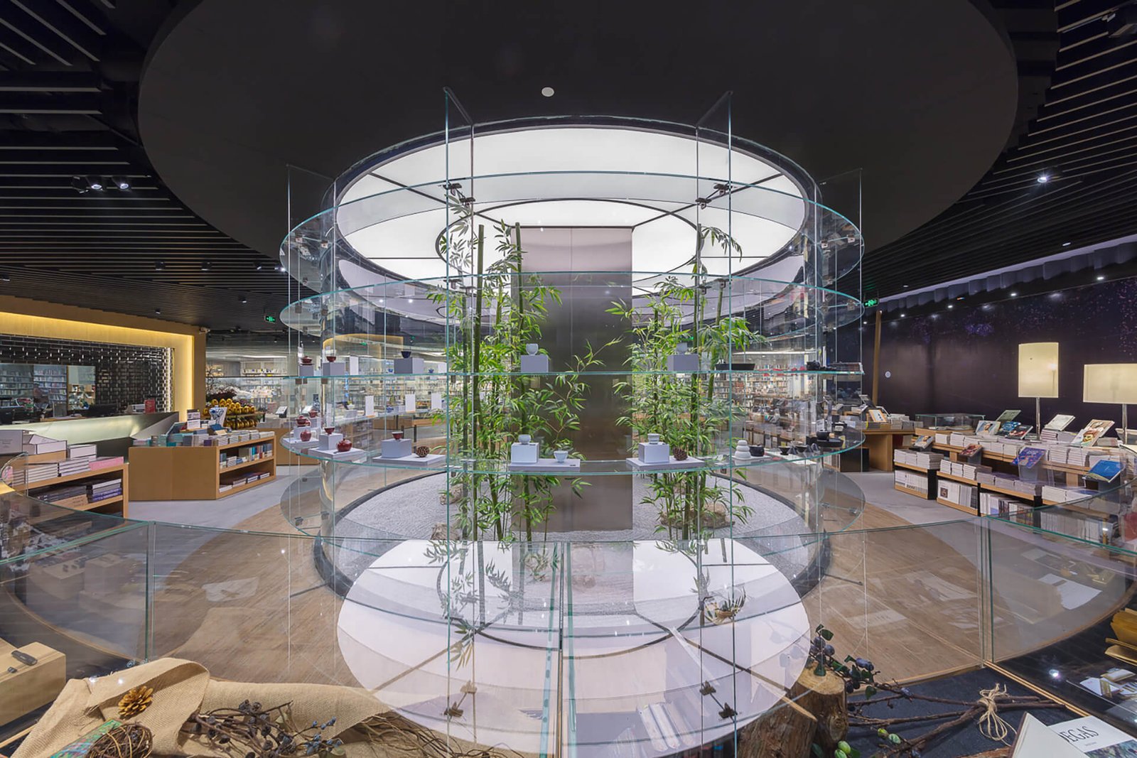 Kyle Chan & Associates 设计的“言几又”旗舰店