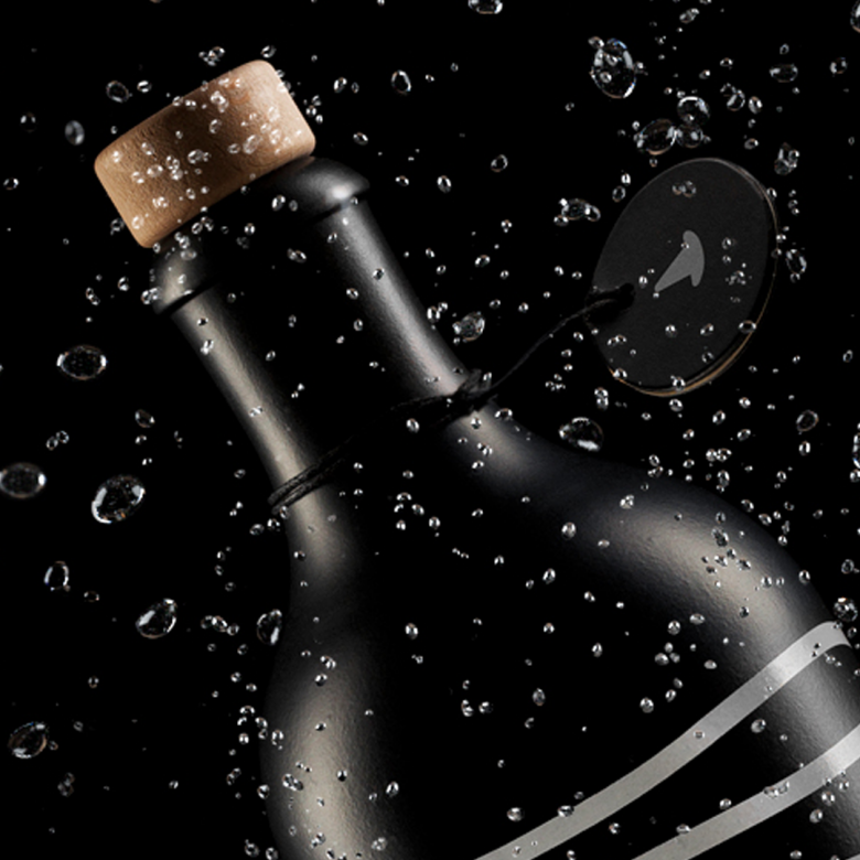 Stefan Knezevic 的年轻盐杜松子酒