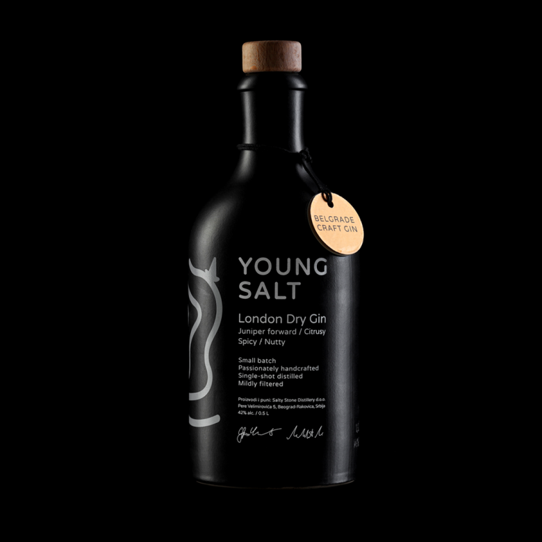 Stefan Knezevic 的年轻盐杜松子酒