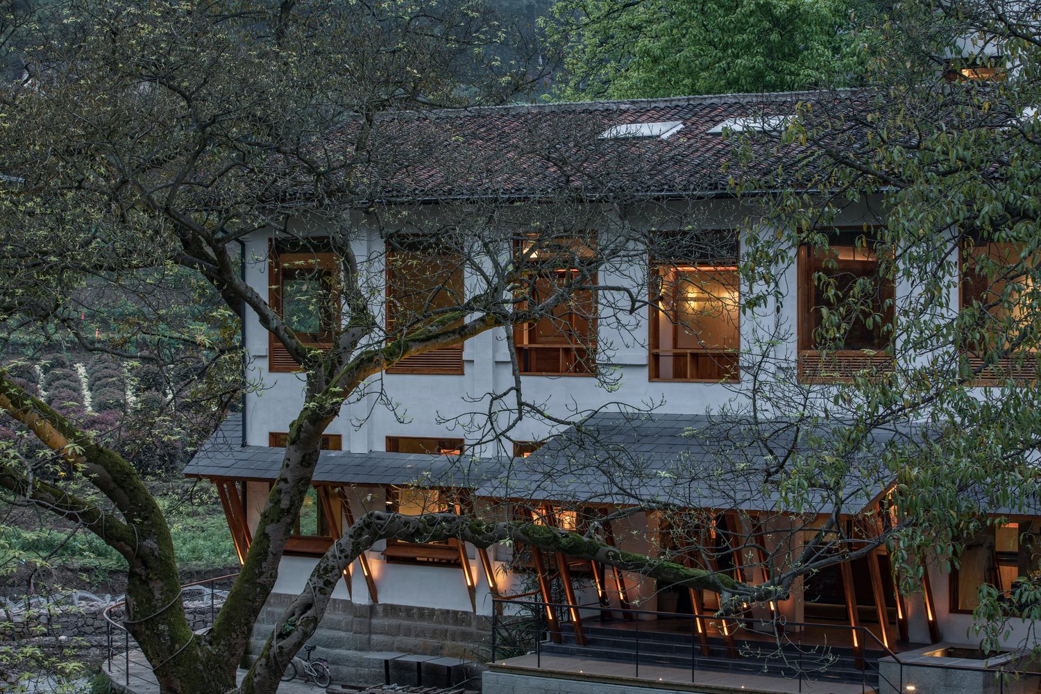 Yuanmen Primary School Renovation by JiuQiHuaXia Atelier KAI + SILOxDESIGN