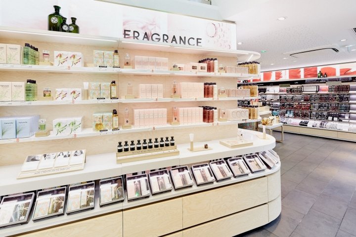 Workshop 的 Yves Rocher 旗舰店,法国巴黎 Workshop 的 Yves Rocher 旗舰店,法国巴黎