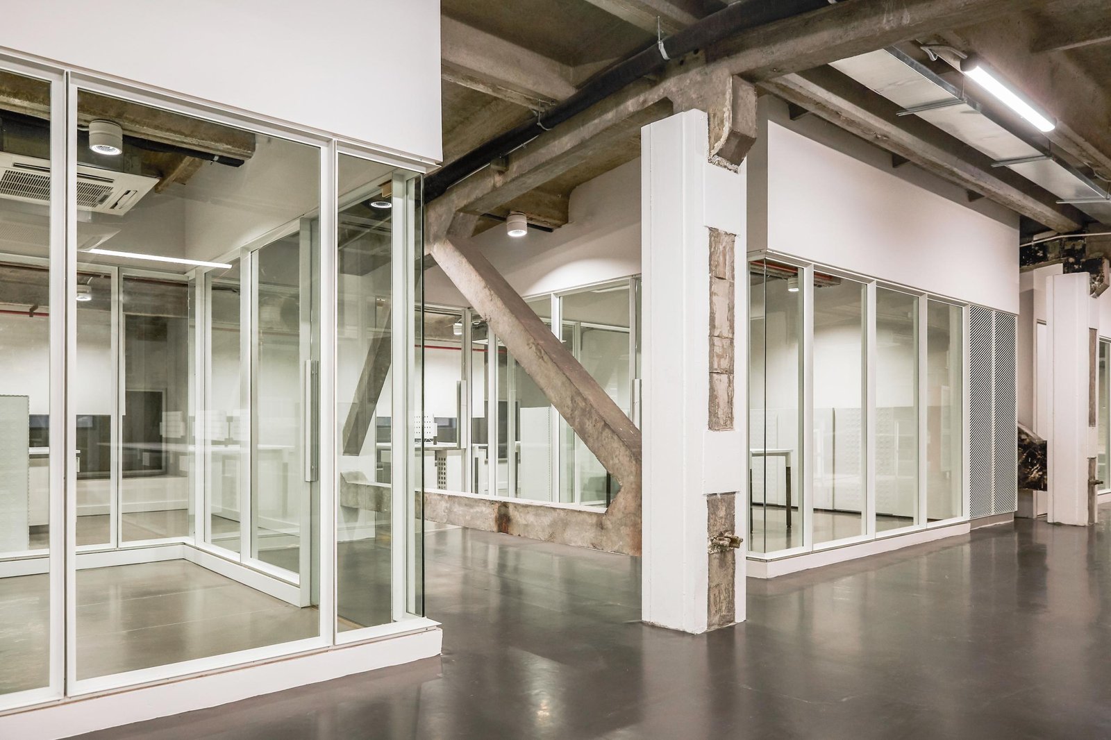 ABLE JEANS 总部 ABLE JEANS 总部