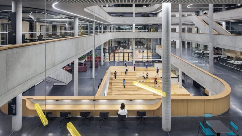 Henn 和 Kinzo 设计的 Zalando 总部 Henn 和 Kinzo 设计的 Zalando 总部