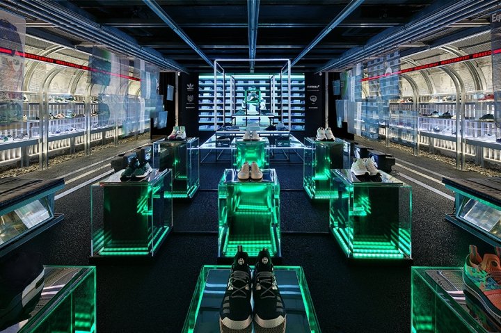 阿迪达斯广告活动“BASECAMP 107”，由 URBANTAINER 设计，韩国首尔