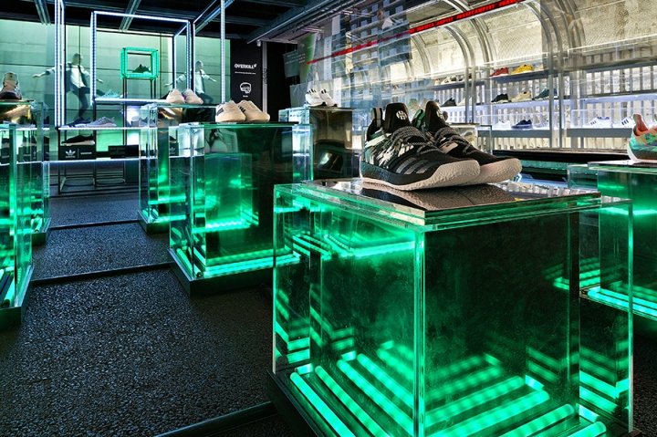 阿迪达斯广告活动“BASECAMP 107”，由 URBANTAINER 设计，韩国首尔