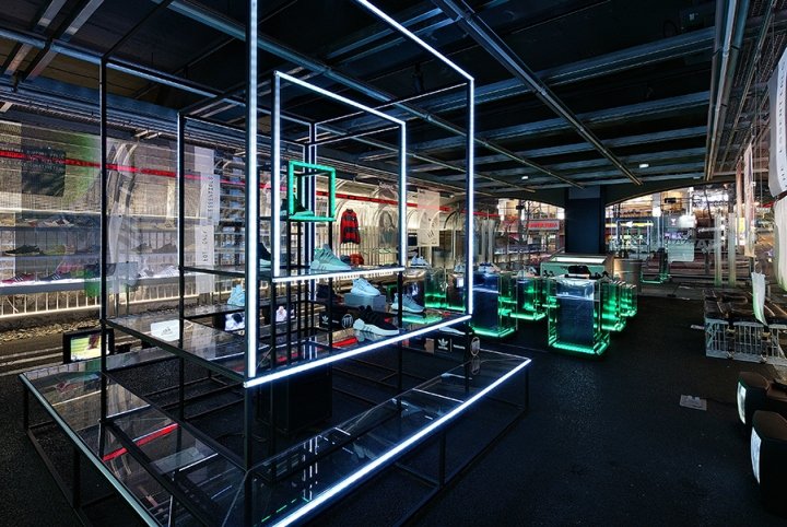 阿迪达斯广告活动“BASECAMP 107”，由 URBANTAINER 设计，韩国首尔