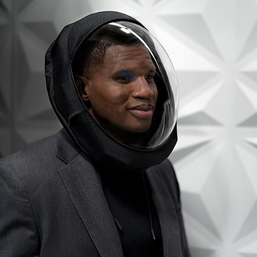 Air by MicroClimate 是一款配备 HEP​​A 过滤器和两个高功率风扇的头盔