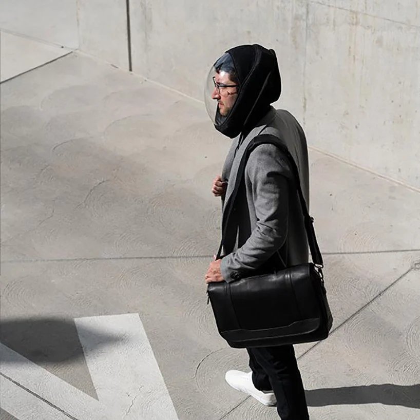 Air by MicroClimate 是一款配备 HEP​​A 过滤器和两个高功率风扇的头盔