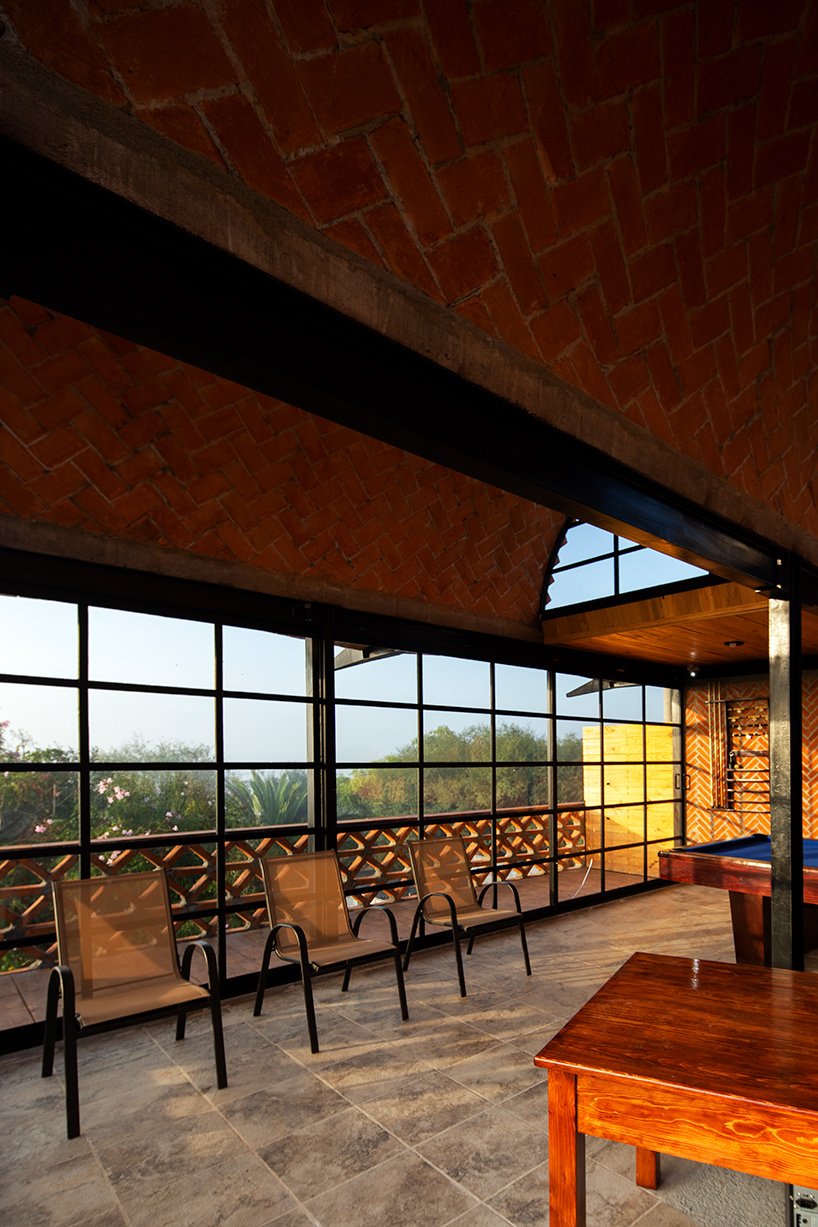 阿尔达纳·桑切斯建筑师事务所在墨西哥农村建成了砖砌多媒体中心 阿尔达纳·桑切斯建筑师事务所在墨西哥农村建成了砖砌多媒体中心