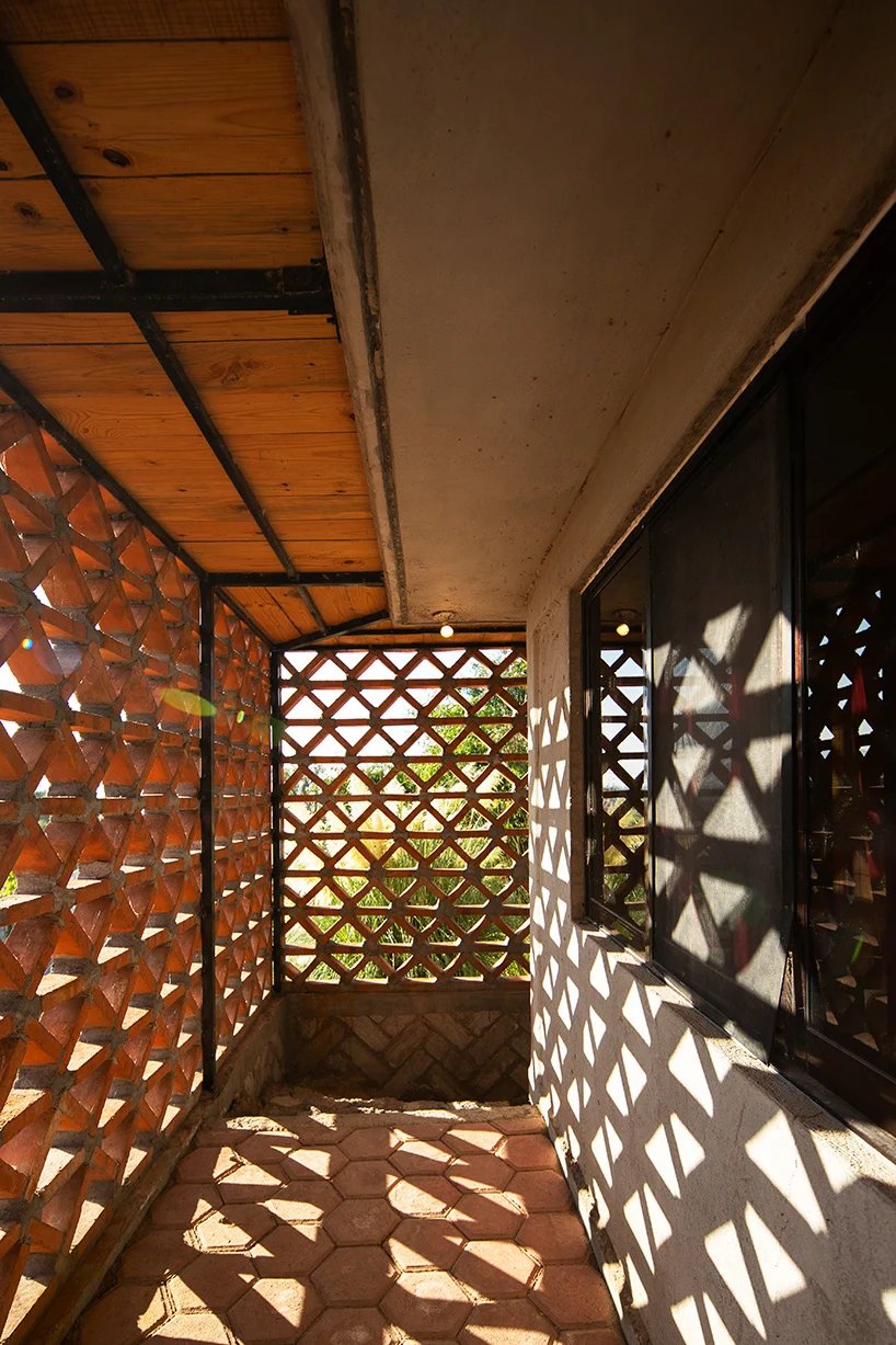 阿尔达纳·桑切斯建筑师事务所在墨西哥农村建成了砖砌多媒体中心 阿尔达纳·桑切斯建筑师事务所在墨西哥农村建成了砖砌多媒体中心