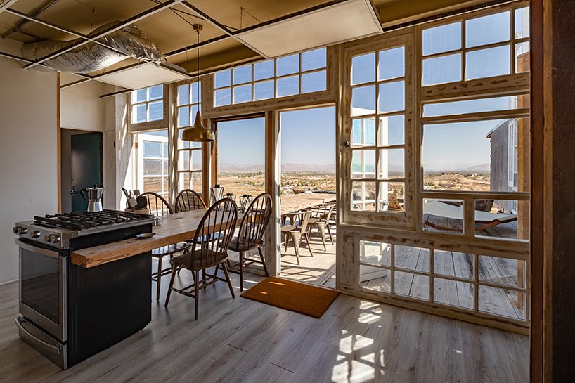 alejandro d'acosta 将 casa elias 建造为“观察和研究景观的站”