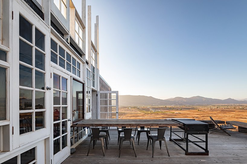 alejandro d'acosta 将 casa elias 建造为“观察和研究景观的站”