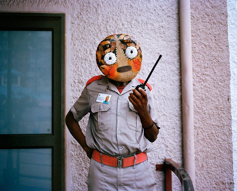 “amoji”描绘了非洲传统文化与现代文化之间的冲突