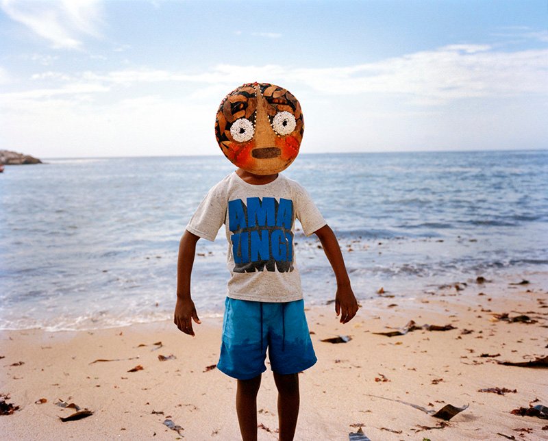 “amoji”描绘了非洲传统文化与现代文化之间的冲突